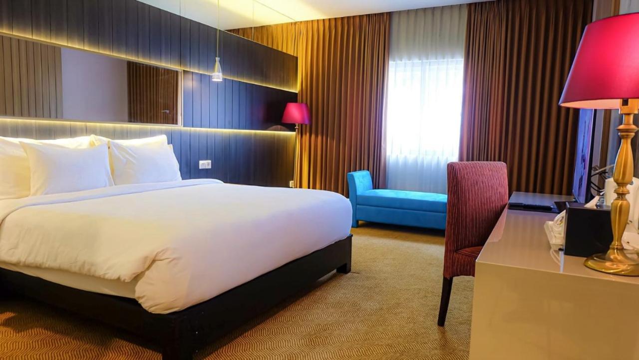 Swiss-Belhotel Silae Palu Dış mekan fotoğraf