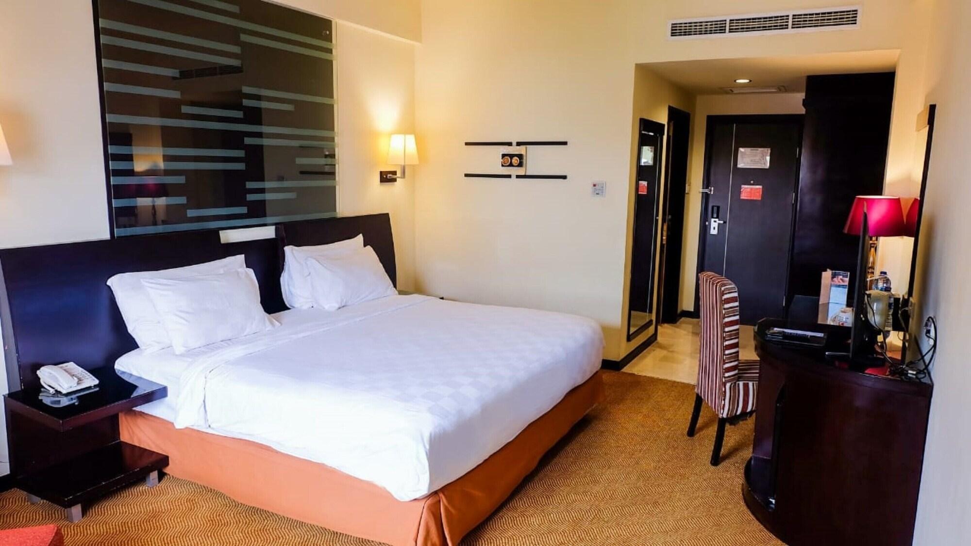 Swiss-Belhotel Silae Palu Dış mekan fotoğraf